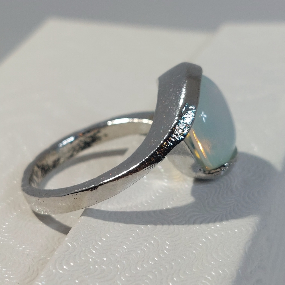 2 For $20 Sale Fashion Jewelry Ring Size 7.5 Crystal Iridescent Gemstone Silver - Picture 8 of 10
